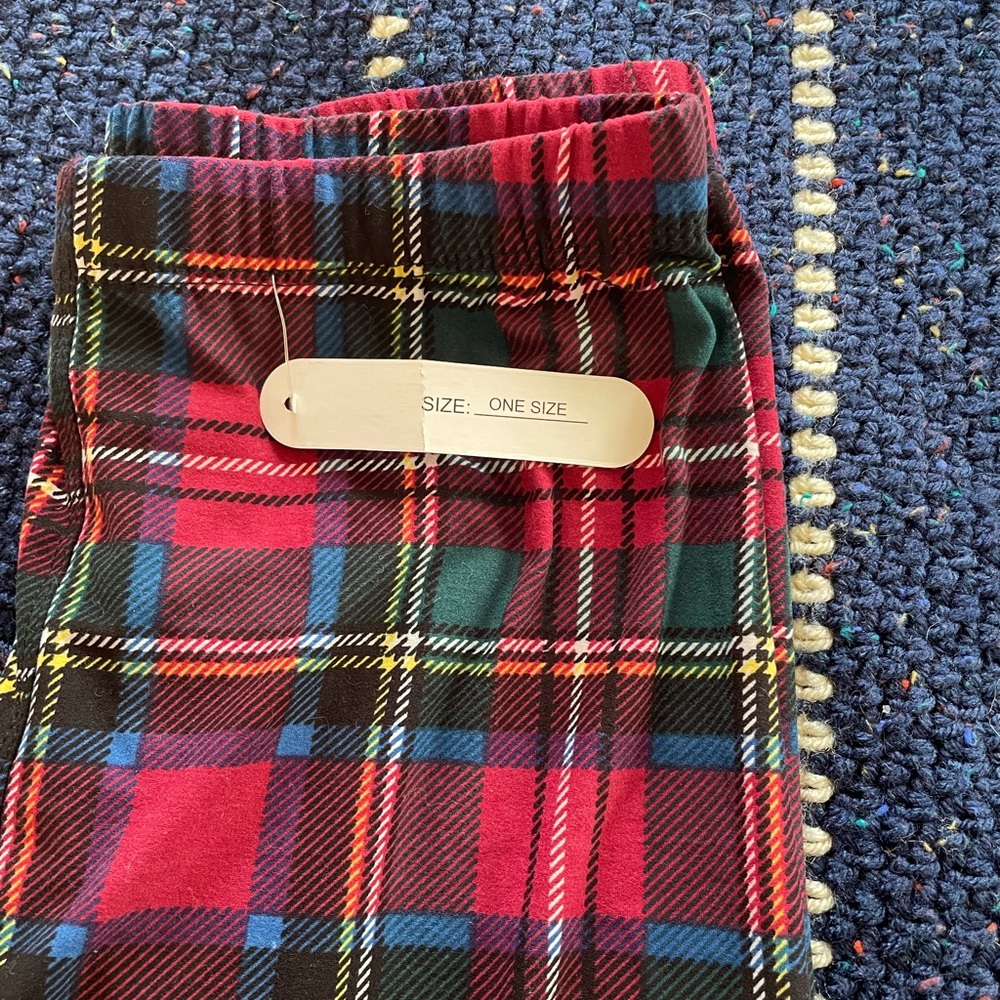 one size light weight plaid leggings